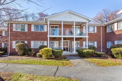 4 Bayberry Dr #3, Sharon, MA 02067
