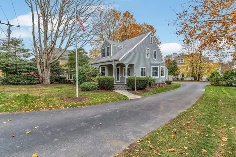 38 Old Bridge Rd, Bourne, MA 02532