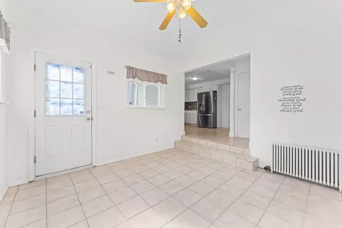 243 Oak Grove Ave, Fall River, MA 02723 photo 13