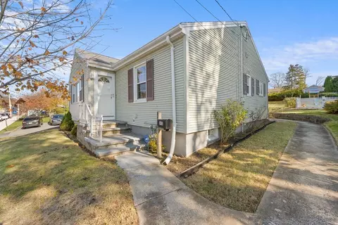 243 Oak Grove Ave, Fall River, MA 02723 photo 4