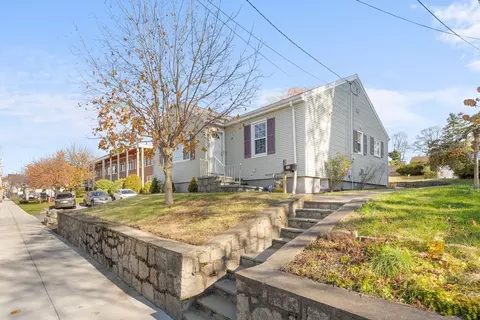 243 Oak Grove Ave, Fall River, MA 02723 photo 3