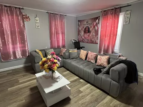 68 Suffolk St, Worcester, MA 01604 photo 8