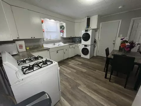 68 Suffolk St, Worcester, MA 01604 photo 9