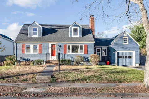 11 Muriel Ave, Wakefield, MA 01880