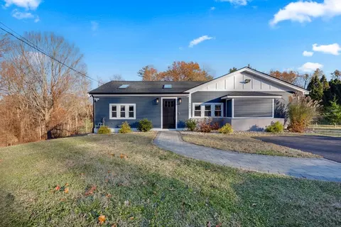 594 Pleasant St, Leominster, MA 01453