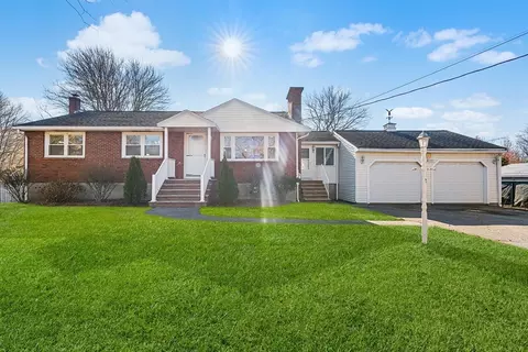 61 Lowell St, Wilmington, MA 01887