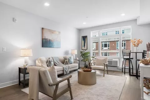 2 Cliveden St #405E, Quincy, MA 02169