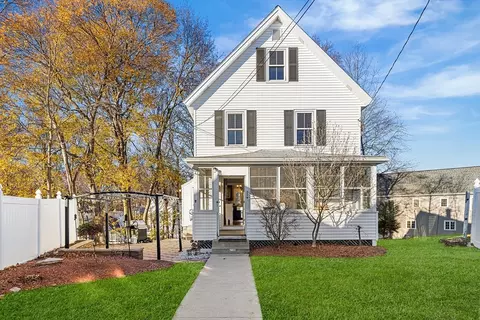 37 12 Chestnut St, Woburn, MA 01801