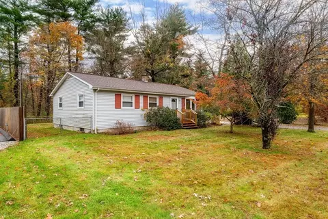 331 Grand Valley Rd, Springfield, MA 01128 photo 2