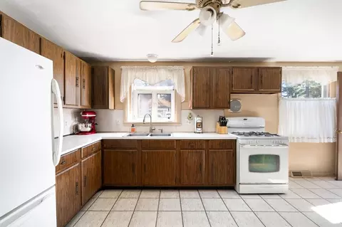 331 Grand Valley Rd, Springfield, MA 01128 photo 8
