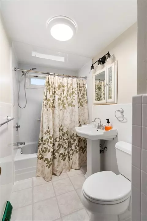 331 Grand Valley Rd, Springfield, MA 01128 photo 17