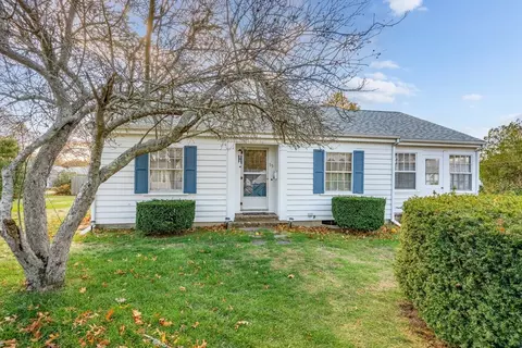 55 Jericho Path, Falmouth, MA 02540