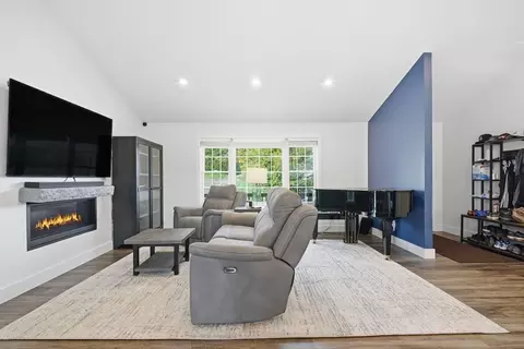 39 Jean Cir, Chicopee, MA 01020 photo 8