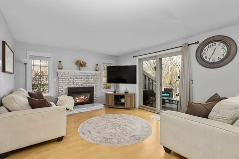 3 Strathmore Shire Dr #A, Uxbridge, MA 01569