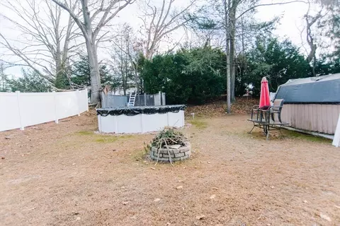 Exterior - 63 Granger St, Springfield, MA 01119 photo 7 of 8