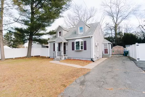 63 Granger St, Springfield, MA 01119