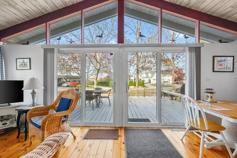 1 Cuttysark Rd, Falmouth, MA 02536
