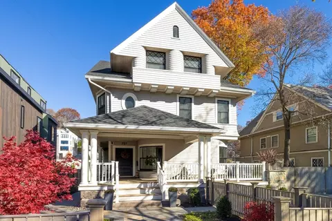 757 Washington St UNIT 2 - PH, Brookline, MA 02446