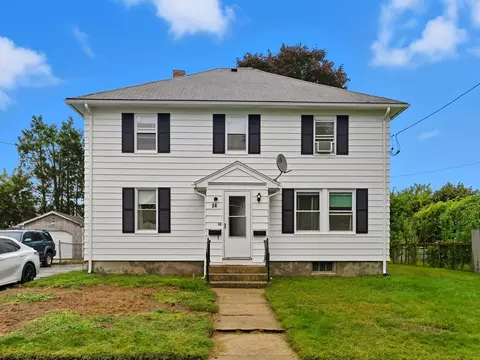 24 Elm St, Ludlow, MA 01056