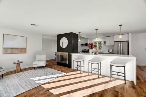 11 Murray St, Peabody, MA 01960