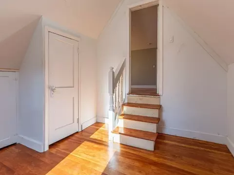 Entry Way - 19 Roosevelt Ave, Springfield, MA 01118 photo 2 of 2