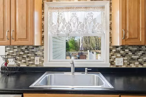 846 E Mountain Rd, Westfield, MA 01085 photo 10