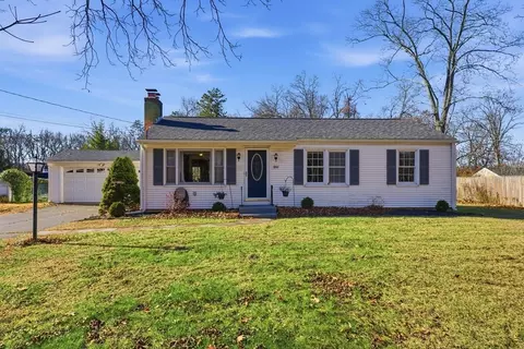 846 E Mountain Rd, Westfield, MA 01085