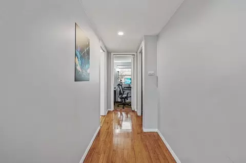 Entry Way - 10 Steele St, Worcester, MA 01607 photo 3 of 4