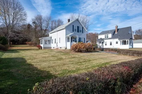 Exterior - 10 Steele St, Worcester, MA 01607 photo 5 of 9