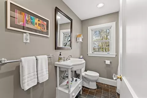 1052 Greendale Ave, Needham, MA 02492 photo 17