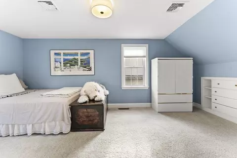 1052 Greendale Ave, Needham, MA 02492 photo 23