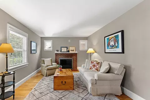 1052 Greendale Ave, Needham, MA 02492 photo 6