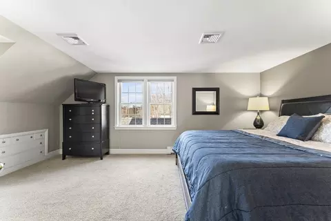1052 Greendale Ave, Needham, MA 02492 photo 19