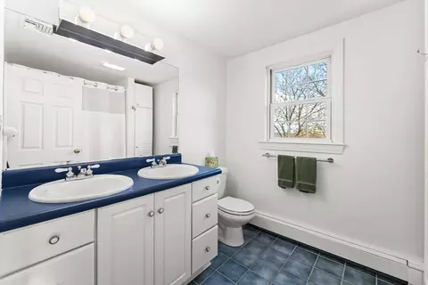 1052 Greendale Ave, Needham, MA 02492 photo 27