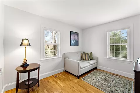 1052 Greendale Ave, Needham, MA 02492 photo 13