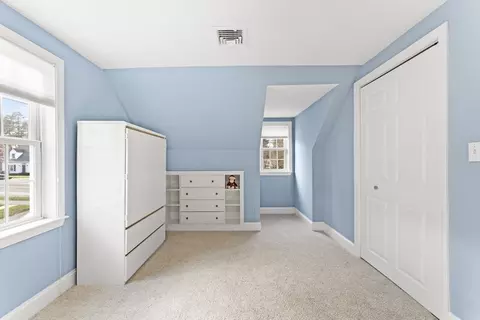 1052 Greendale Ave, Needham, MA 02492 photo 25