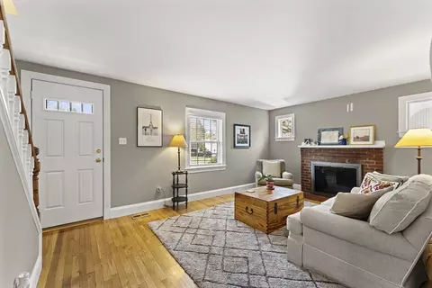 1052 Greendale Ave, Needham, MA 02492 photo 7