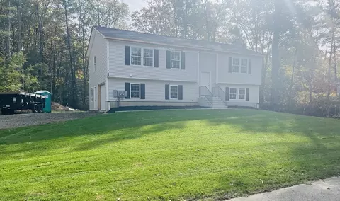 104 Hilltop Rd, Southbridge, MA 01550