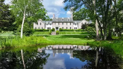 401 Sandy Valley Rd, Westwood, MA 02090