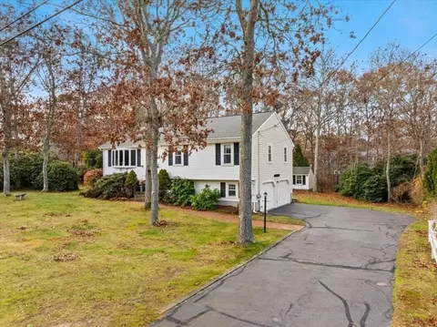 7 Portside Dr, Pocasset, MA 02559