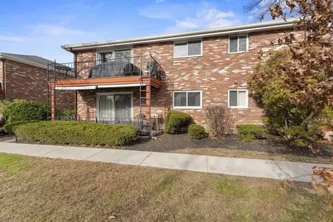 18 Fountain Ln #2, Weymouth, MA 02190