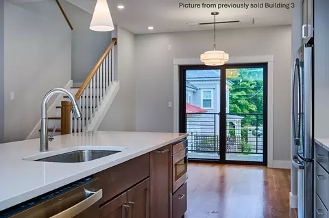 10 Hawley St #4B, Northampton, MA 01060