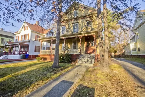 115 Thompson St, Springfield, MA 01109 photo 3