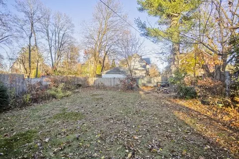115 Thompson St, Springfield, MA 01109 photo 38