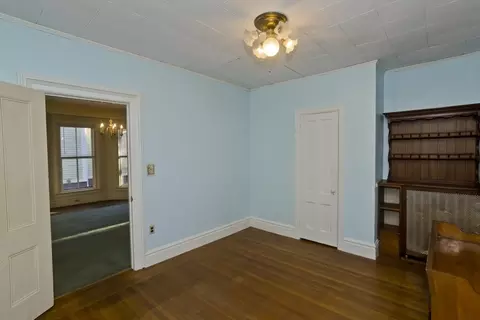 115 Thompson St, Springfield, MA 01109 photo 17