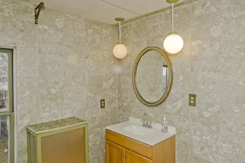 115 Thompson St, Springfield, MA 01109 photo 29