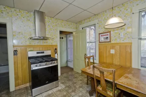 115 Thompson St, Springfield, MA 01109 photo 22