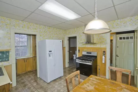 115 Thompson St, Springfield, MA 01109 photo 18