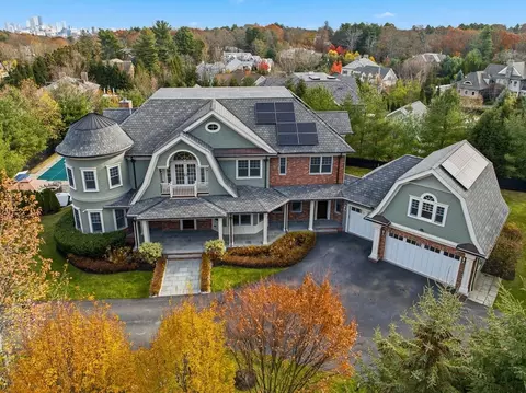 88 Cutler Ln, Chestnut Hill, MA 02467