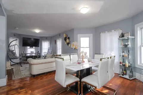 58 Willard Ave, Springfield, MA 01109 photo 4
